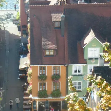 Ins Fischernetz בית הארחה